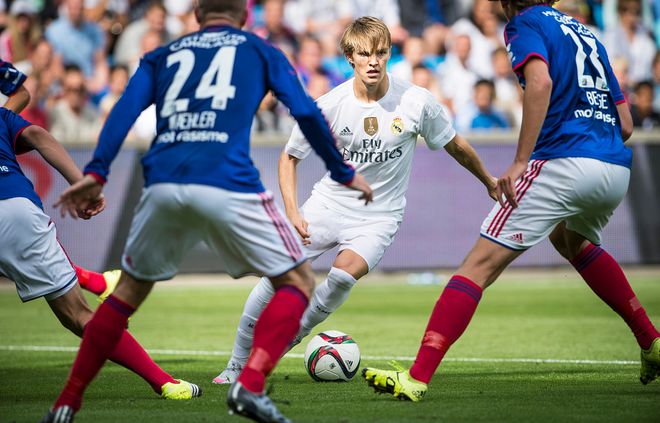 萨纳西斯-阿德托昆博全场出战18分钟，得到4分4板1助2断2帽